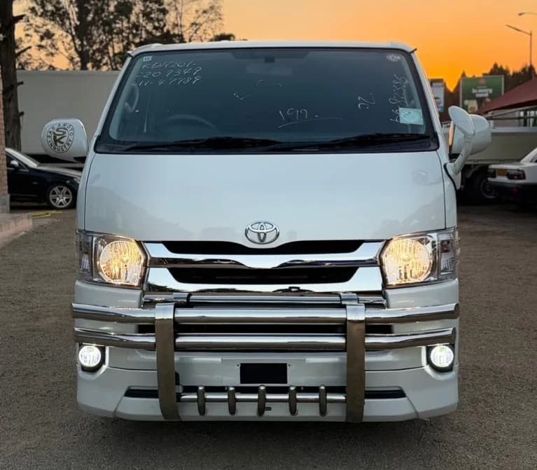 2016 Toyota Hiace Super GL 3.0 Diesel – 48,000 km, Leather interior, Automatic
