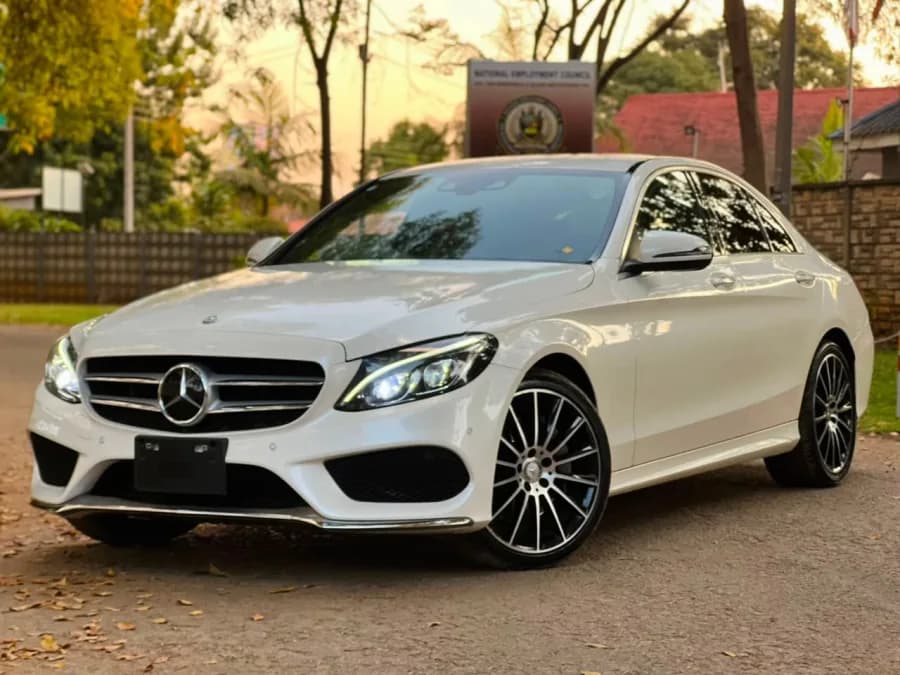 Mercedes-Benz C250 Sedan 2017 – Automatic, Leather Interior, Well Maintained