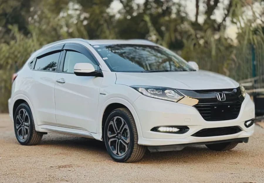 2018 Honda Vezel Hybrid - White, 94000 km, automatic