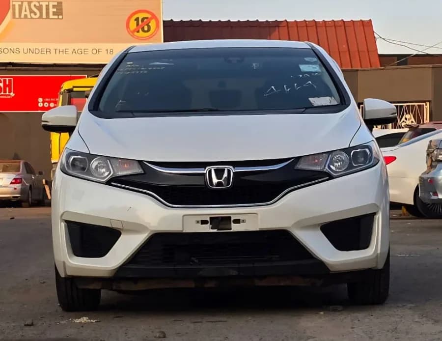 2017 Honda Fit Hybrid — Petrol Automatic, 68,000 km