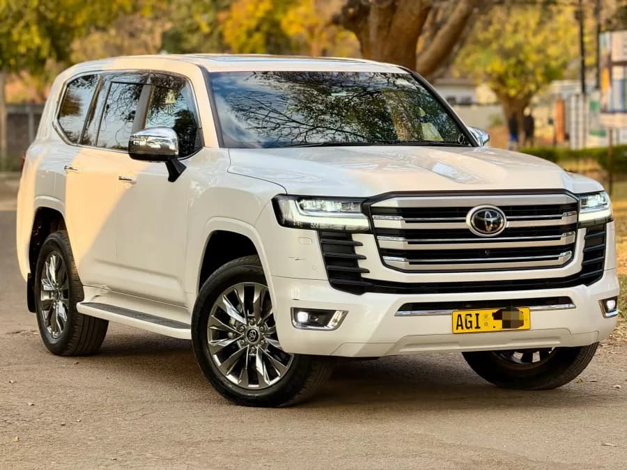 Toyota Land Cruiser 300 Series ZX, 3.3L Twin-Turbo Diesel, 20,300 km